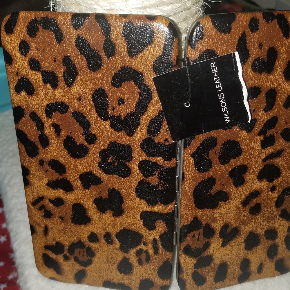 brand new Wilson leather wallet with tags